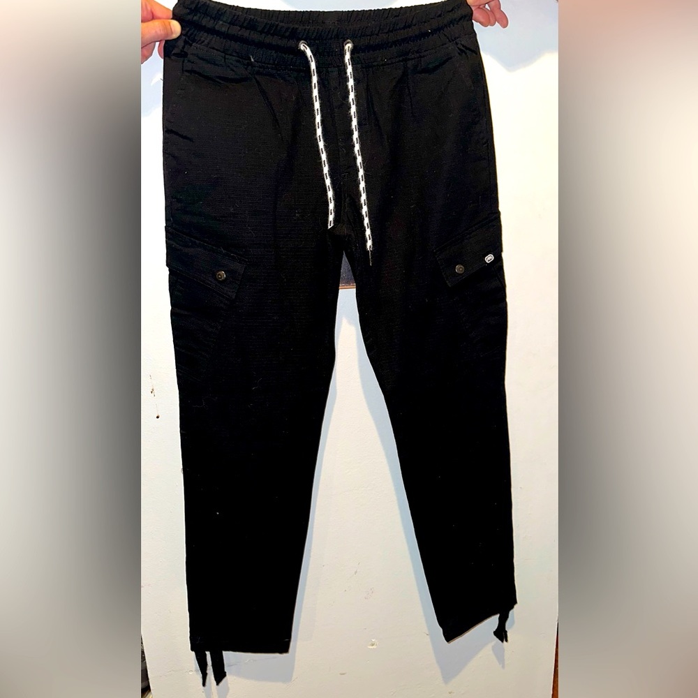 Ecko Unlimited Black Cargo Pants for Men